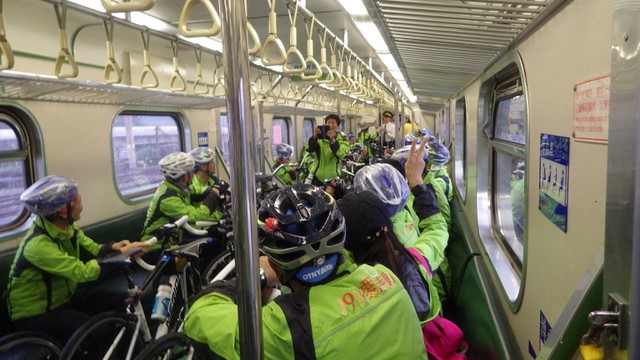 4:24 pm. 南澳往宜蘭火車上。
